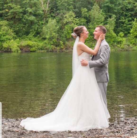 Wedding Dress - Picture 1 of 6